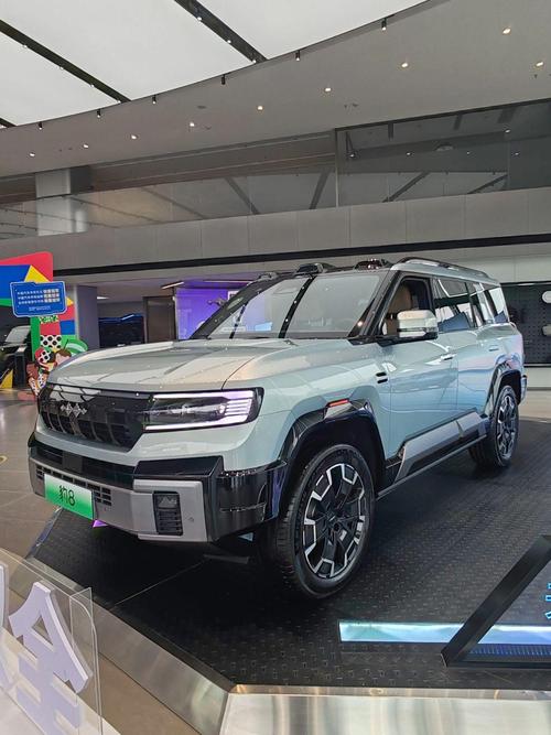 重庆270比亚迪方程豹硬派越野的爆款，英菲尼迪35周年与你共成长